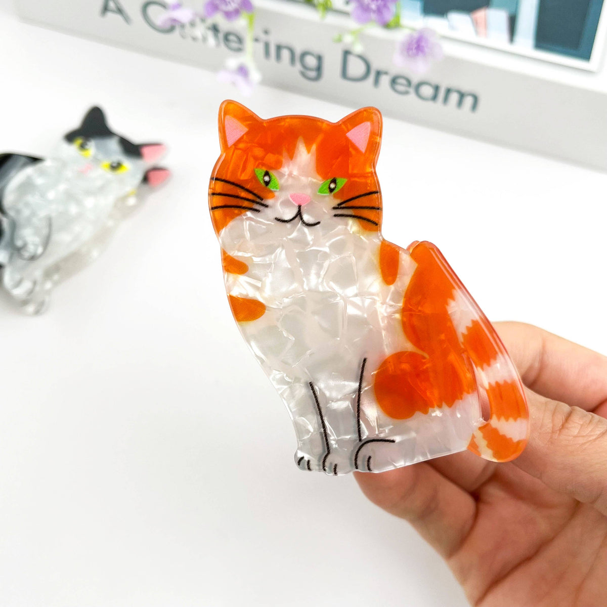 Sitting Cat Hair Claw Clip