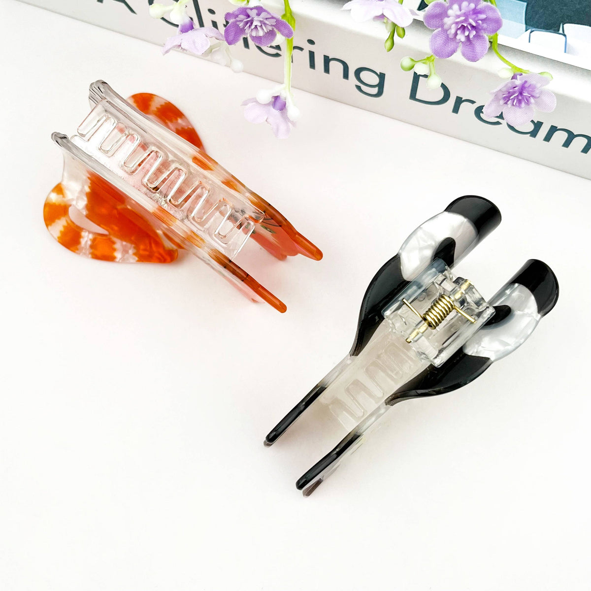 Sitting Cat Hair Claw Clip